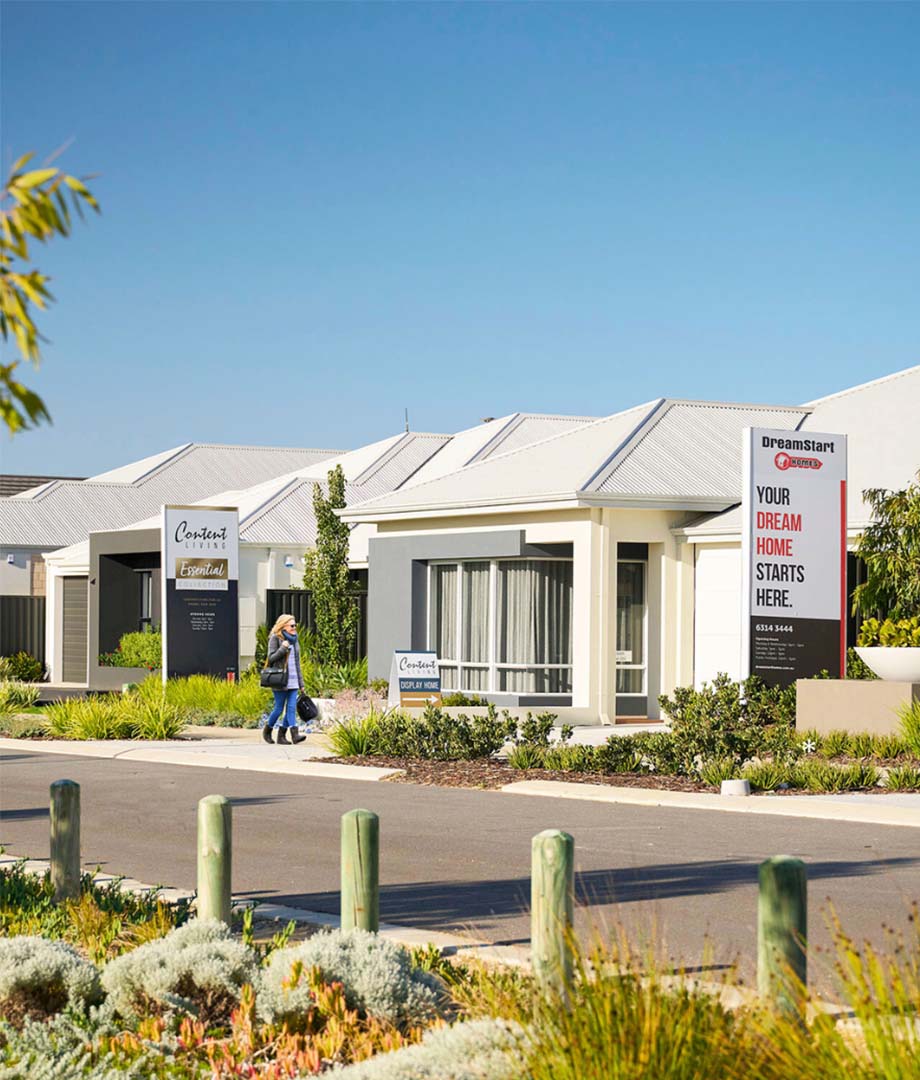 Ocean Hill, Lakelands, display village