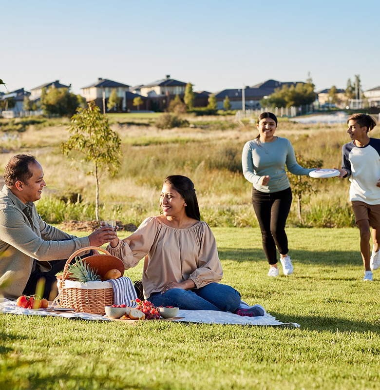 Bluestone, Tarneit young family enjoying a picnic at the park