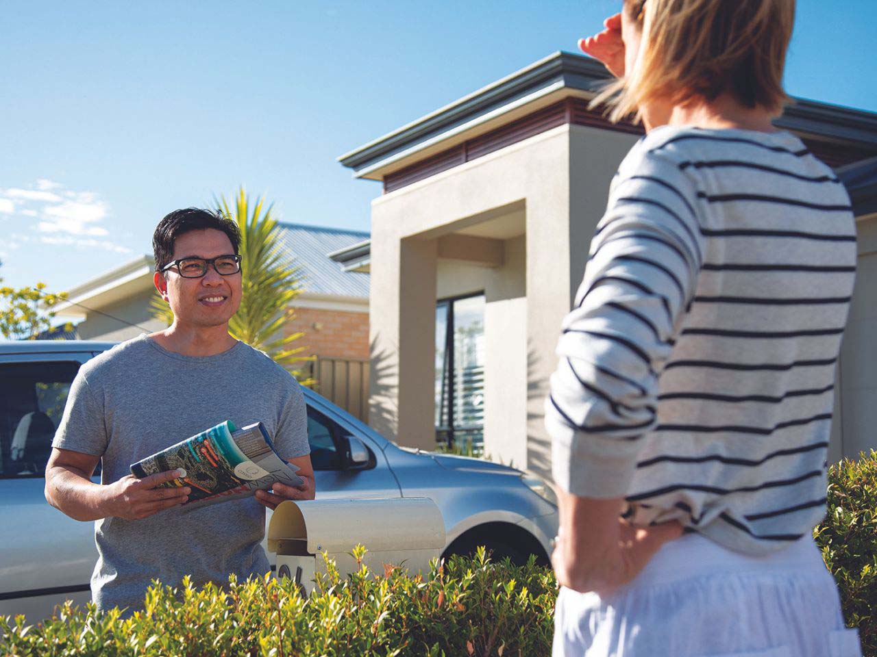 Cassia, Kwinana neighbours having a discussion