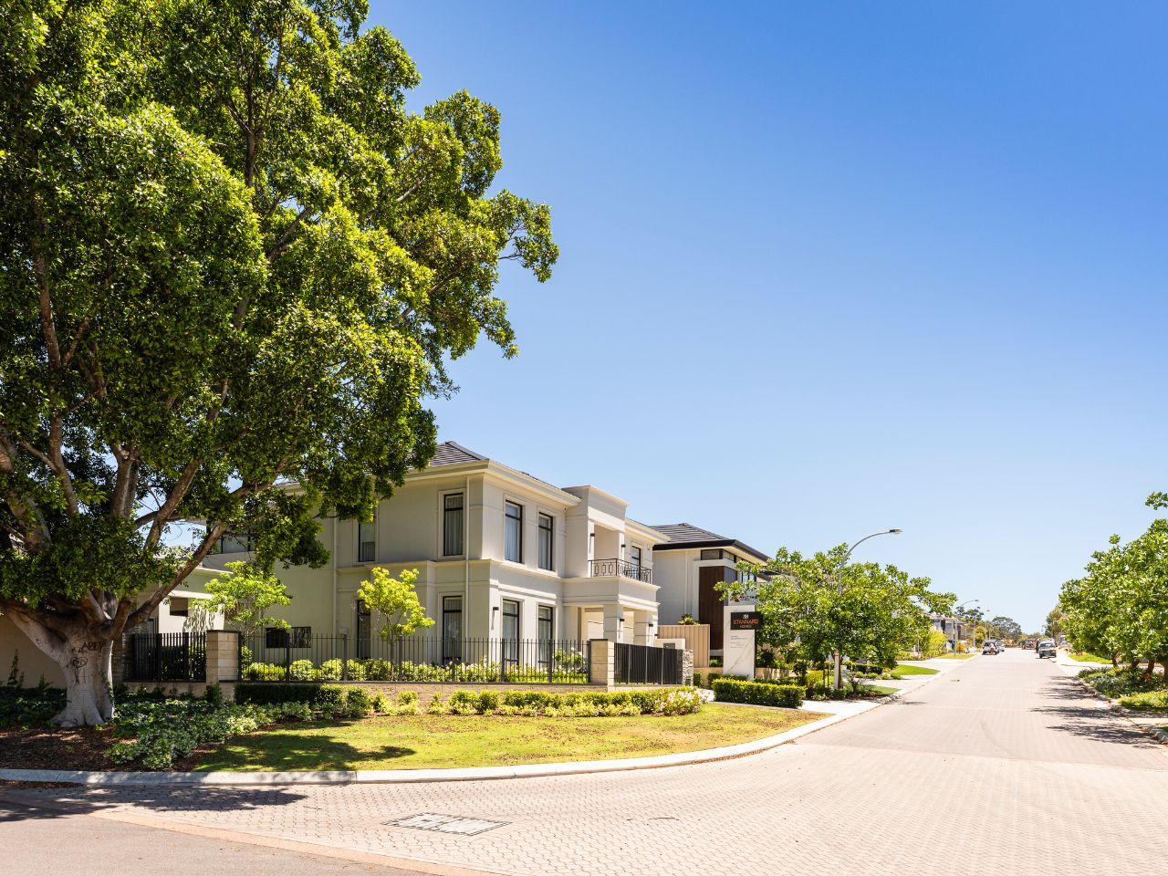 Seven Hills street scape Dianella