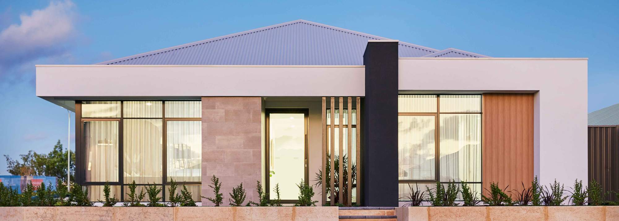 Catalina, Mindarie and Clarkson, The Catalina front facade