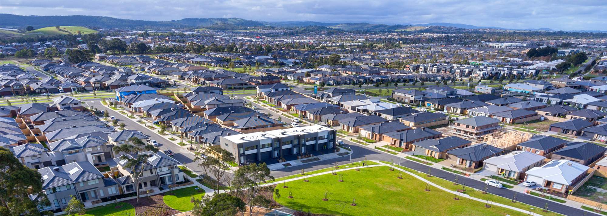 Arcadia, Officer aerial shot of the community