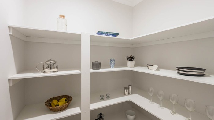 Integrale Homes The Madision walk in pantry