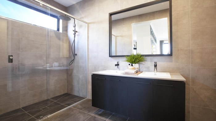 JG King Homes Carson bathroom