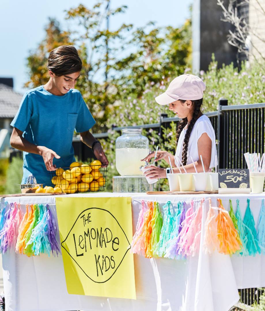 Maple Grove, Pakenham young teens setting up a lemonade stand.