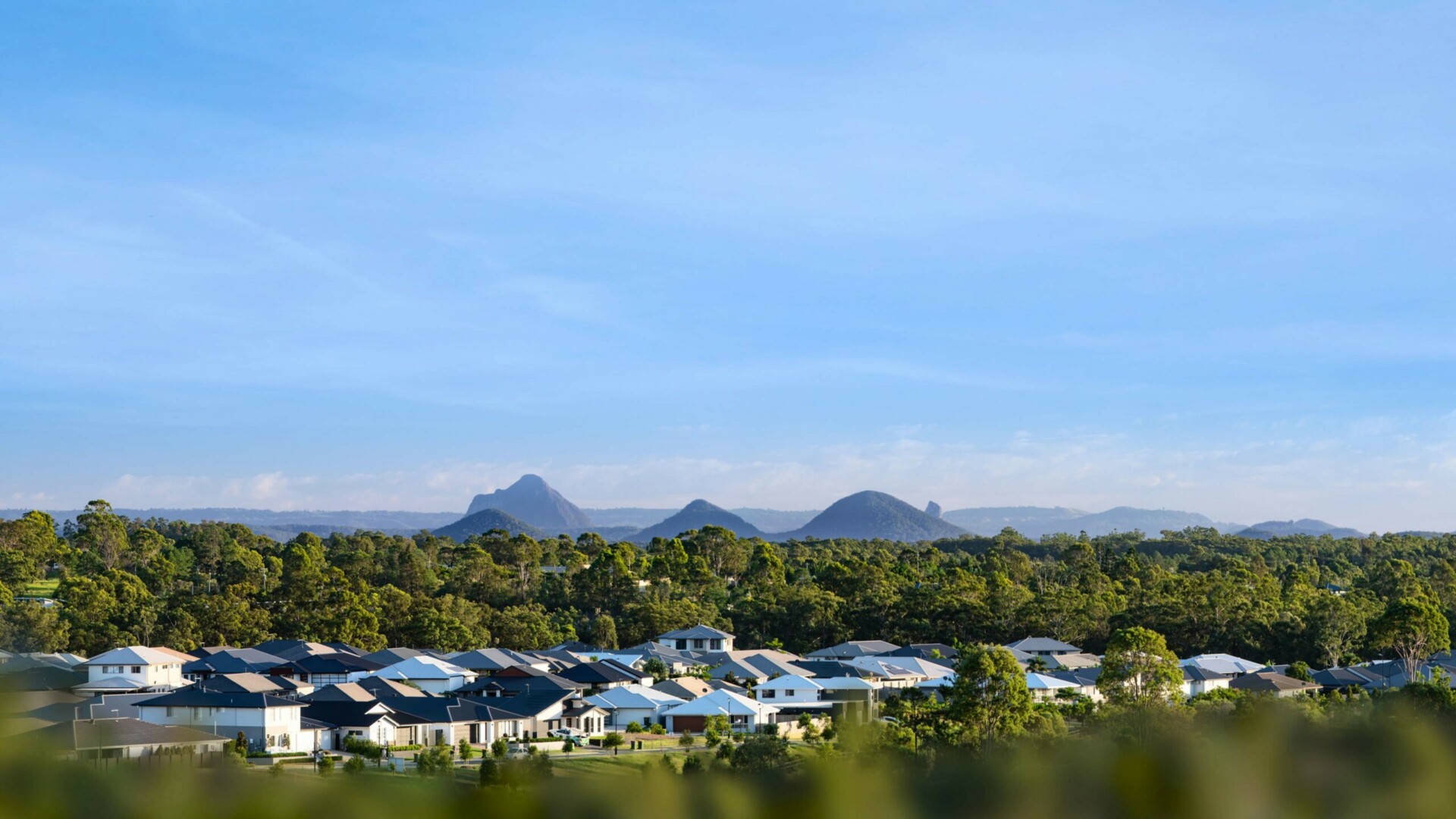Ridgeview, Narangba view of mountain top.