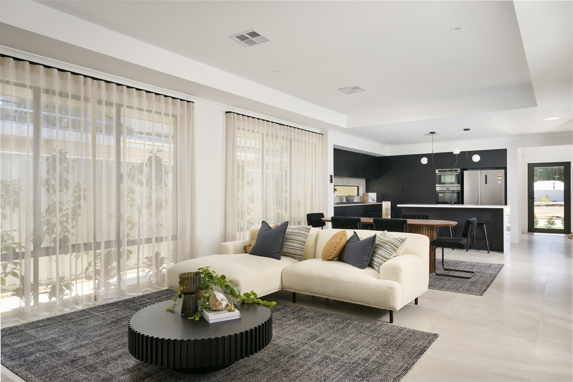Myella, Wanneroo, Summit Samsara family living area