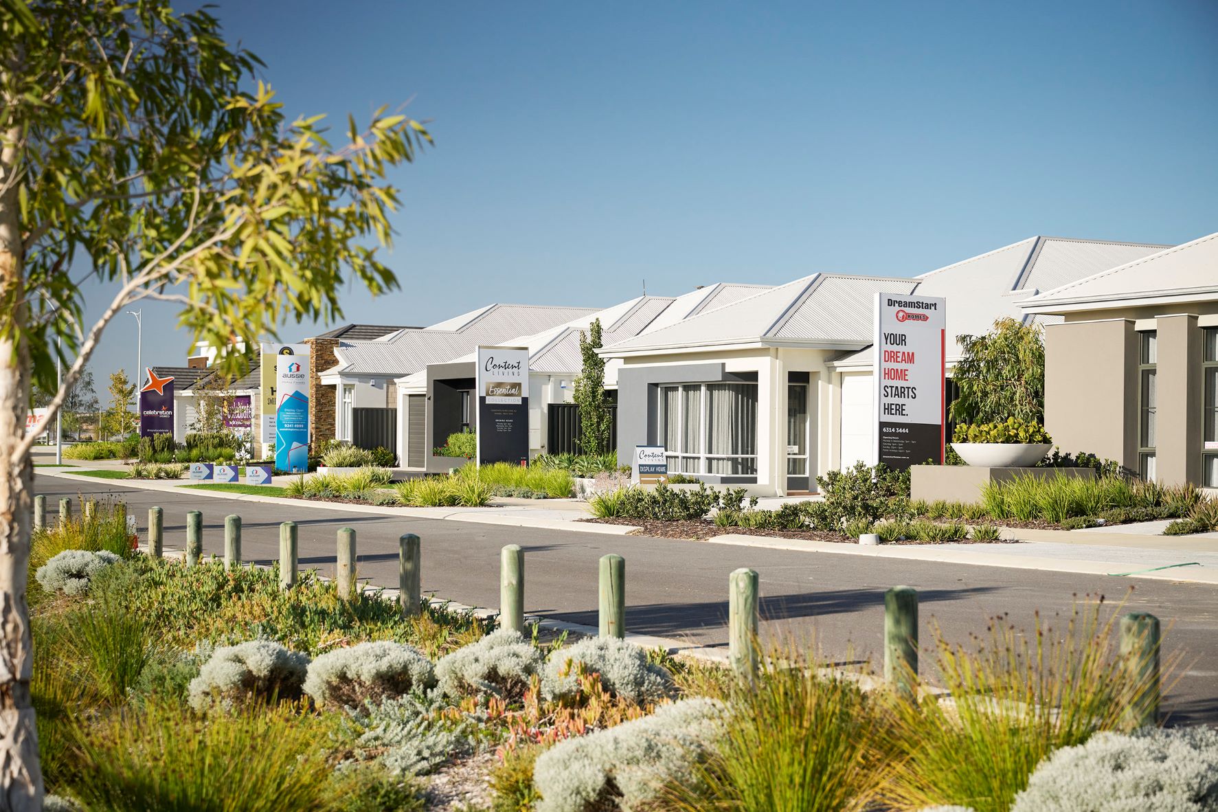 Ocean Hill, Lakelands, display village