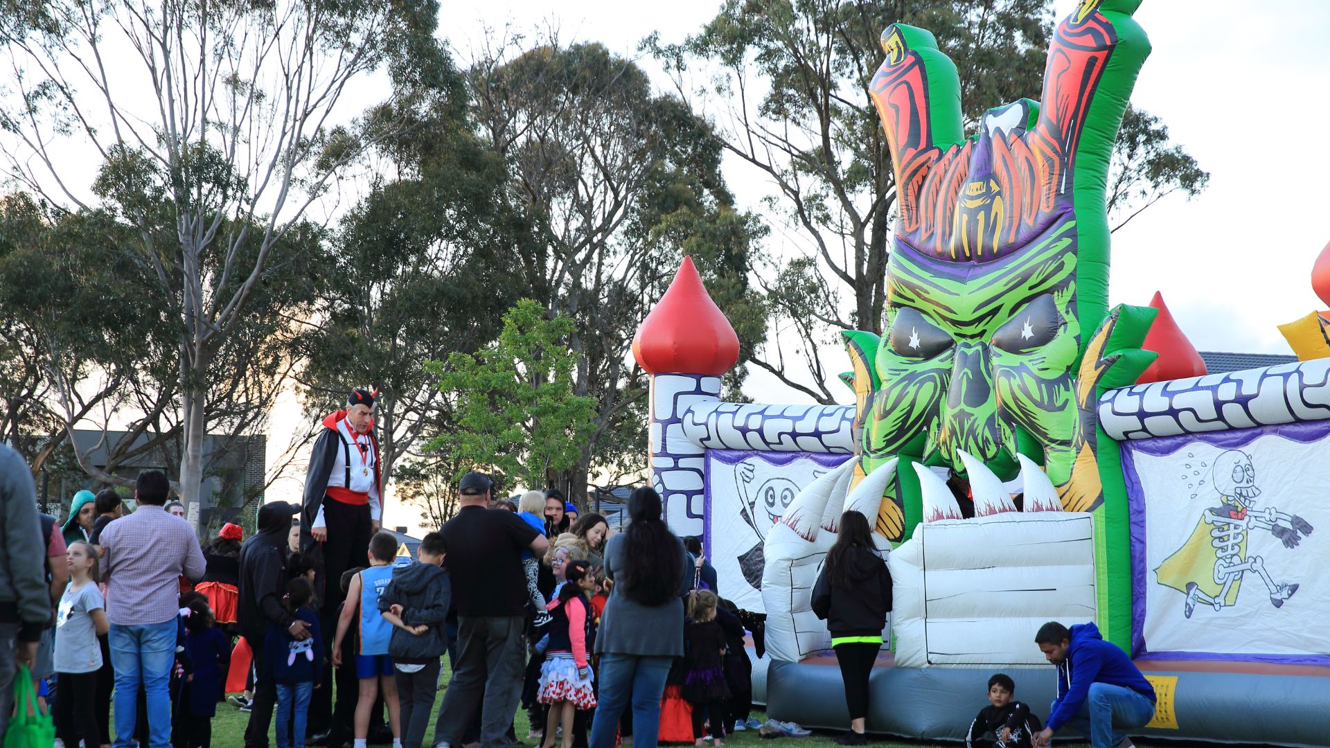 Events in Arcadia, Officer