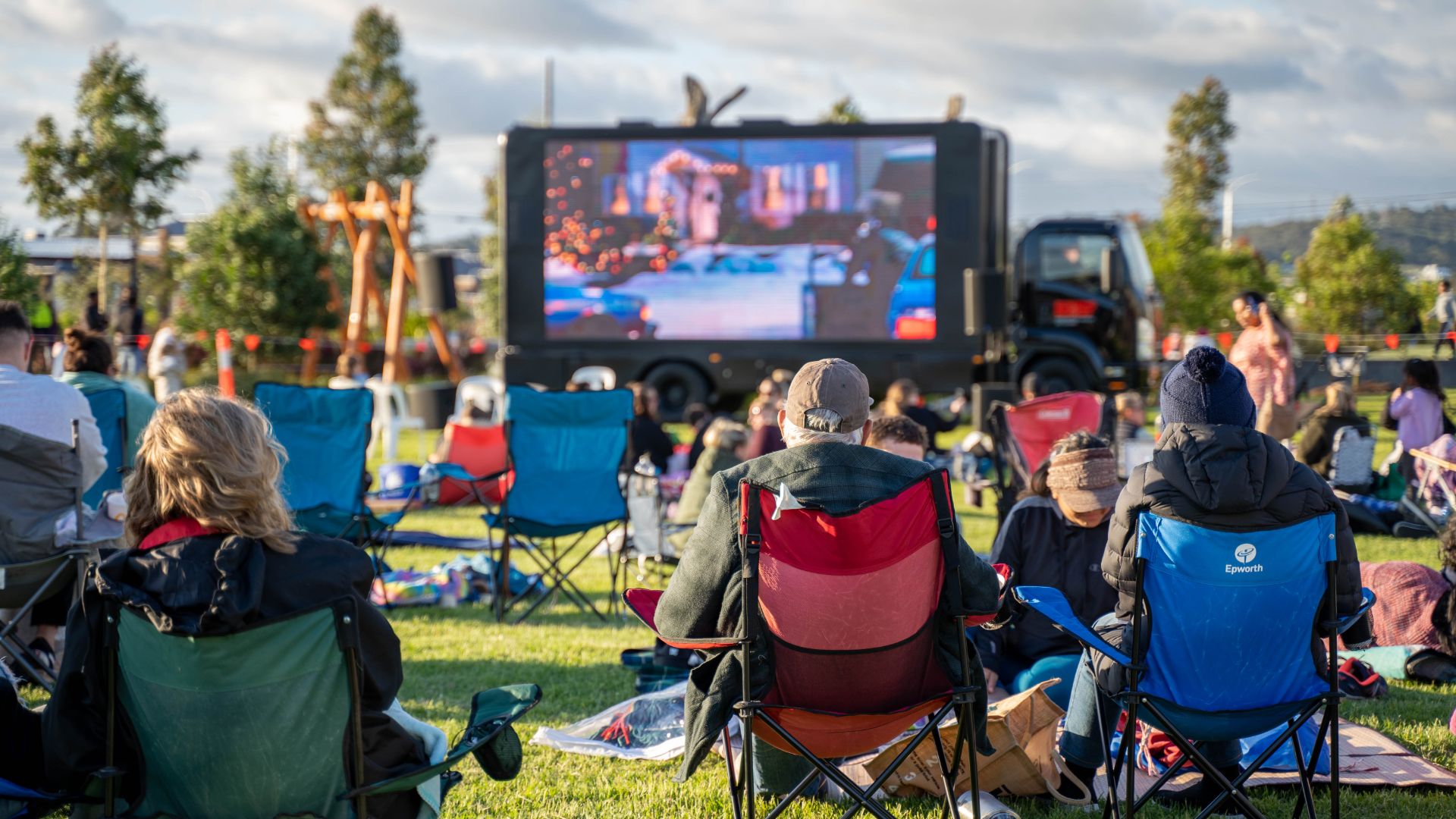 Arcadia, Officer Christmas movie night in the park
