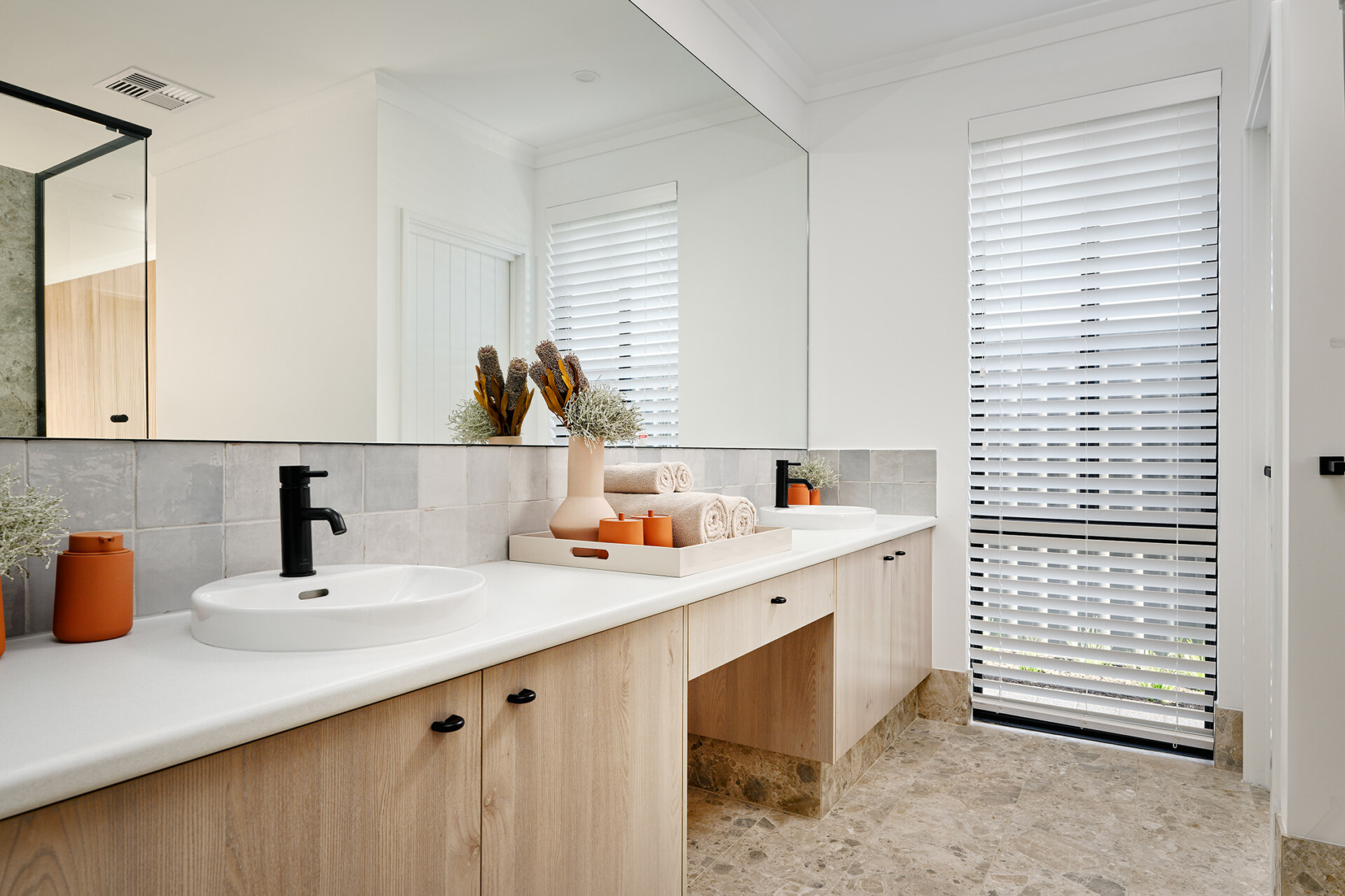 Ocean Hill, Lakelands, B1 Homes display home Omnia bathroom