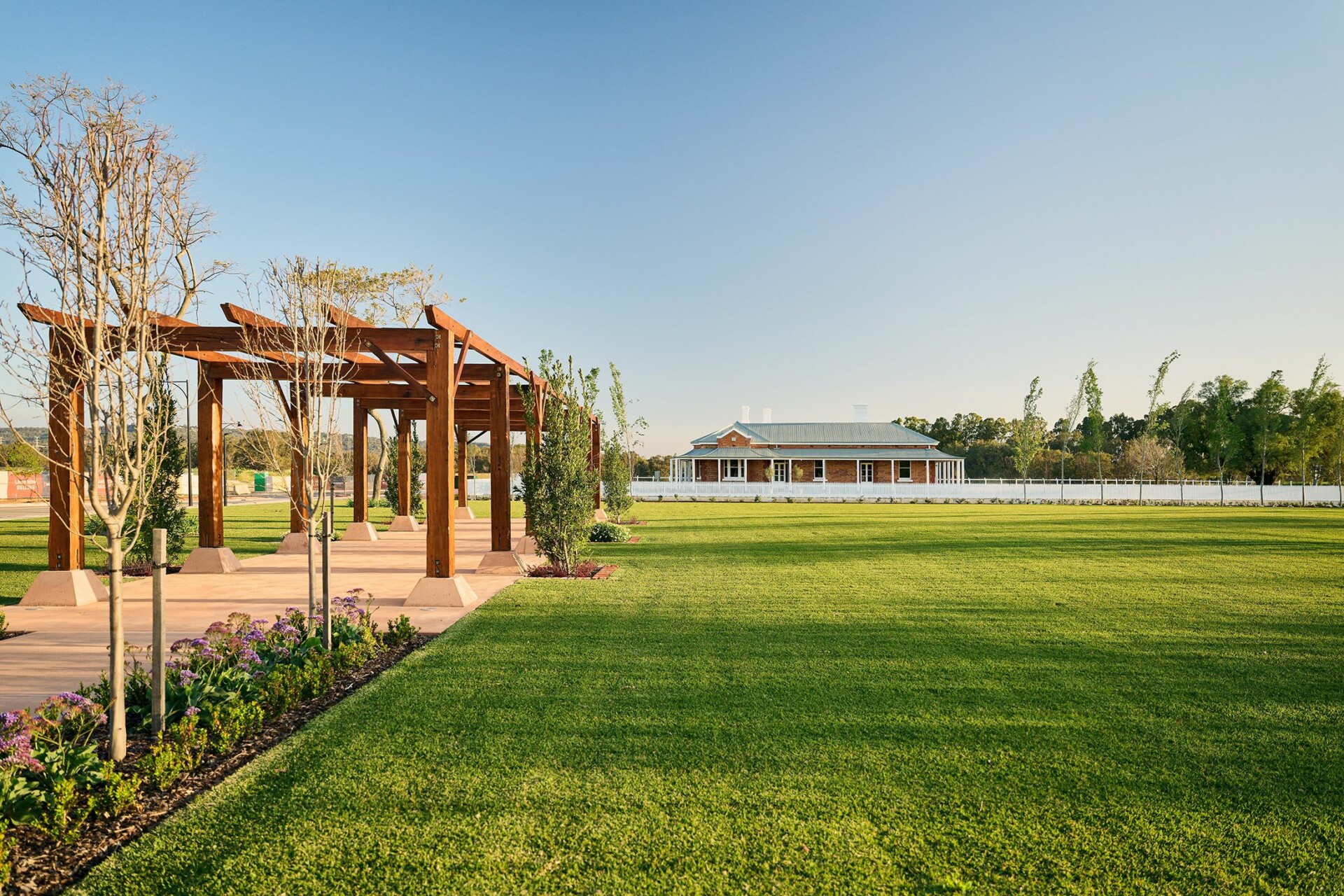 Robinson Grove, Bellevue, view of the sales office