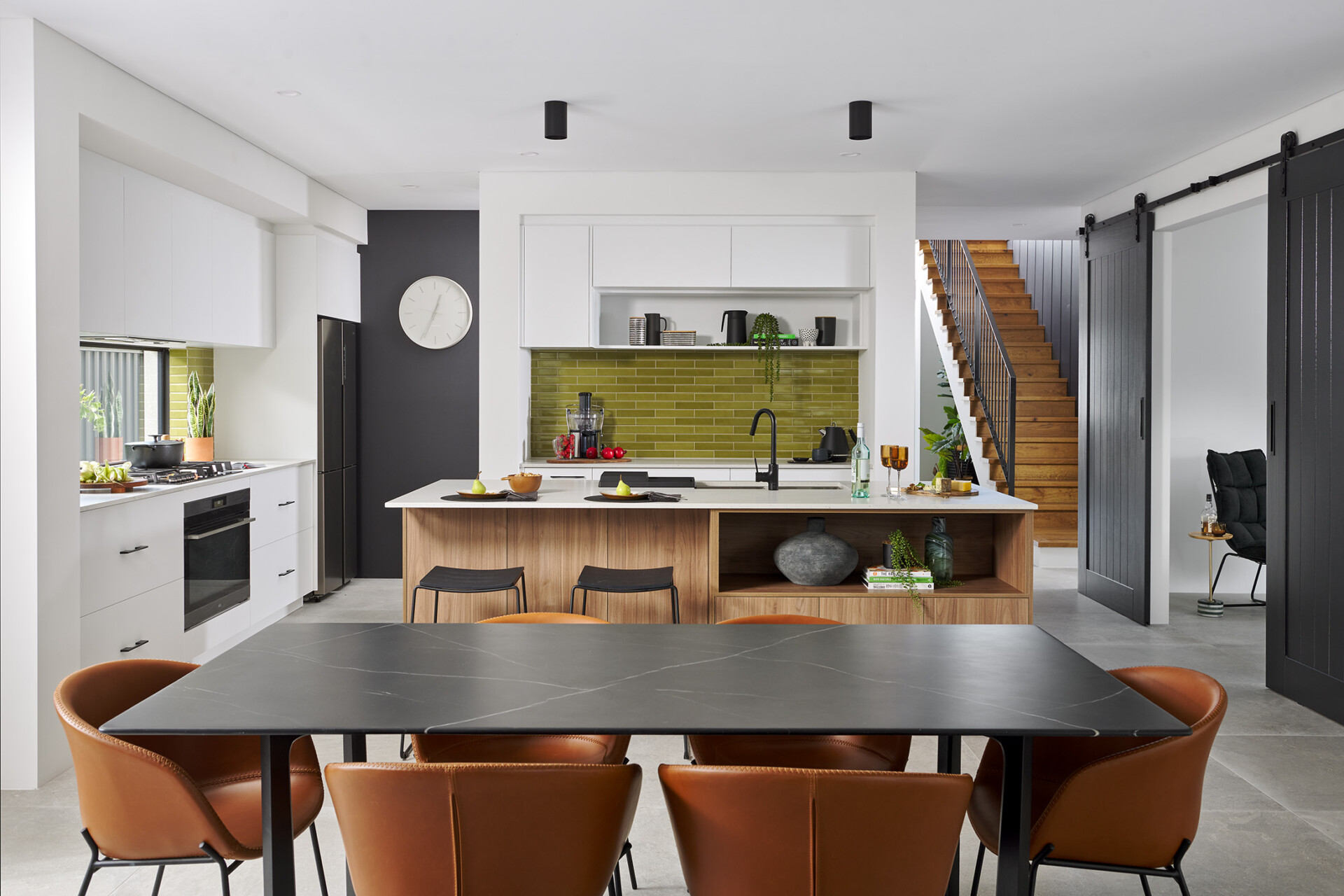 Palladian display home kitchen and dining area
