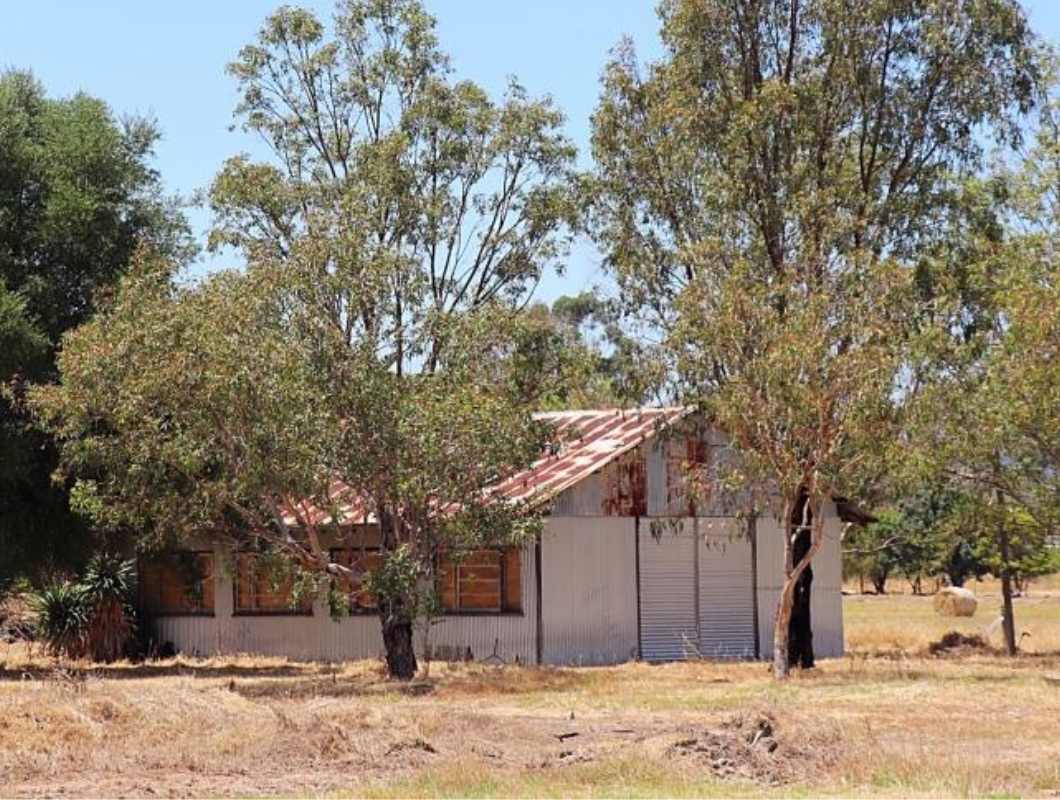 Old shed at Clementine Upper Swan