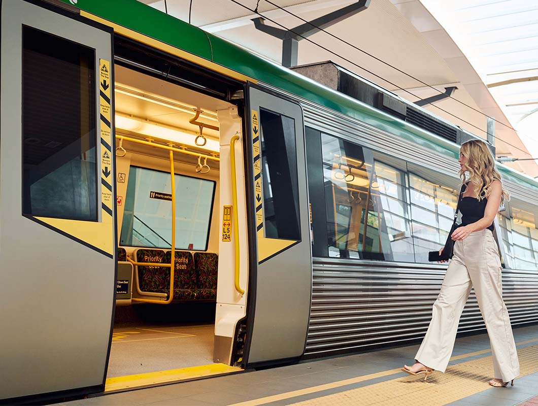 Allara, Eglinton young women catching the train