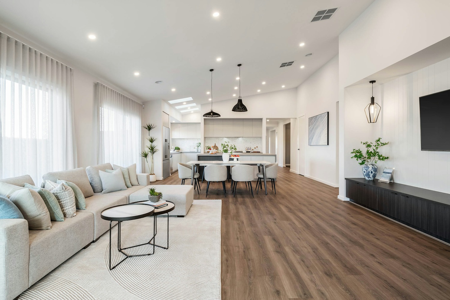 Kingsbridge Homes Standford 29 living and dining