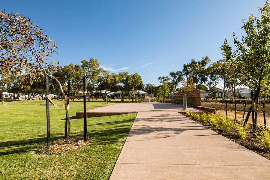 The Glades, Byford walking path