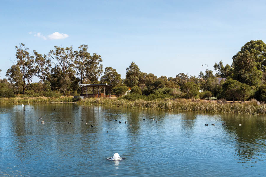 The Glades, Byford lake