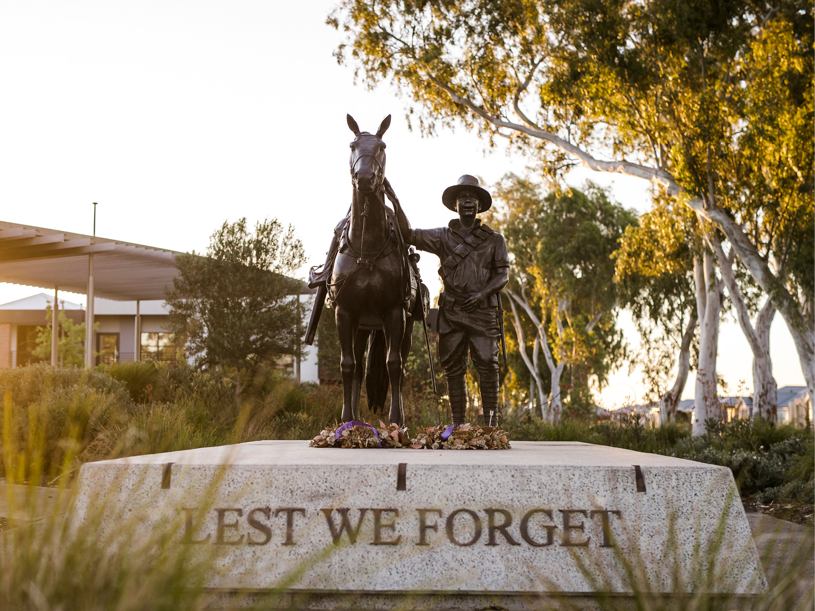 The Glades, Byford Anzac statue 'Lest we forget'