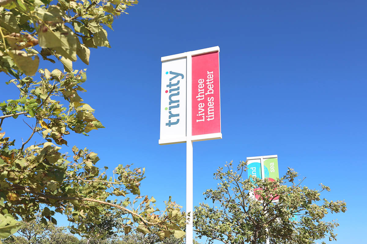 Trinity, Alkimos signage