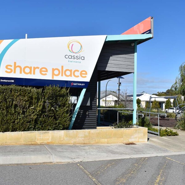 Cassia Kwinana share place